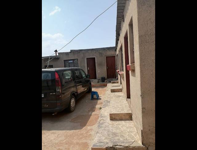 2 BEDROOM HOUSE FOR SALE IN ORLANDO EAST